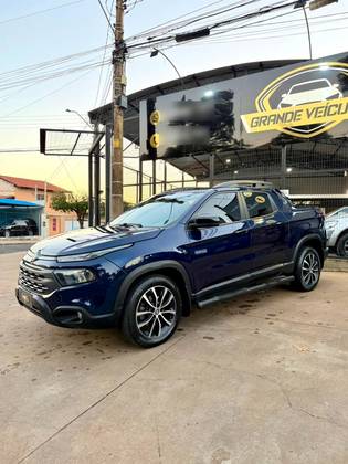 FIAT TORO 2.0 16V TURBO DIESEL ULTRA 4WD AT9 FIAT TORO 2.0 16V TURBO DIESEL ULTRA 4WD AT9
